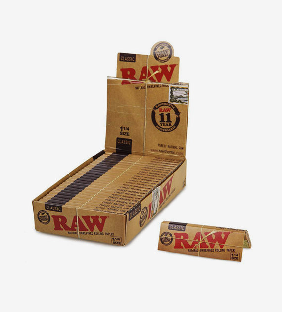 Raw Classic 1 1/4 Rolling Papers - 24 Count